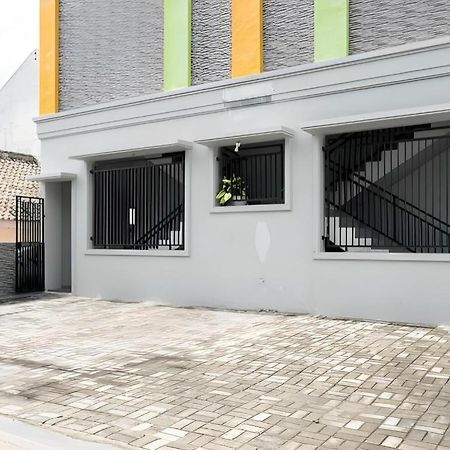 Oyo 90637 Rumah Ni Karo Medan Exteriér fotografie
